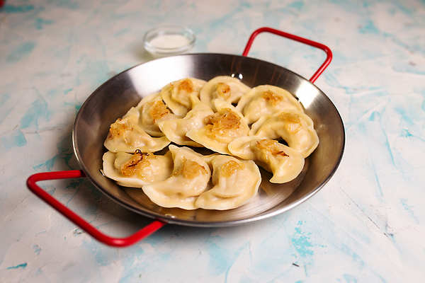 포토 JPG 해외이미지 전통 접시 음식 포크 탁자 주방용품 양파 감자 실내 육류 요리 사람없음 가로 컬러풀 갈색 주방 식당 검은색 식사 저녁식사 튀김 시골 뜨거움 프라이팬 인스턴트 정상 굽기 메뉴 베이컨 바질 건강식 충동구매 폴란드 점심식사 폭식 옛날 핸드메이드 맛있는 해외202310 해외포토 식기 유럽 컬러 가구 생활용품 채소 식재료 돼지고기 내부 쇼핑 상점 구이 과소비 파일형식