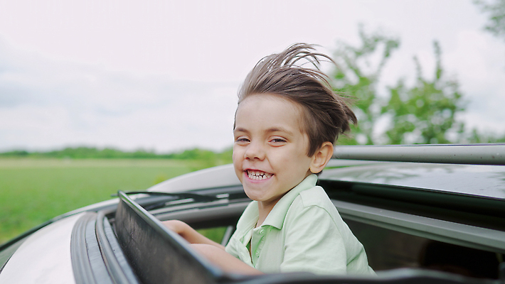 포토 JPG 해외이미지 행복 감정 유럽 아들 무기 어린이 여행 가족 교통시설 자동차 휴가 한명 서기 미소 사람 소년 성인 여름 친구 부모 컬러풀 환경 놀람 우정 자유 신선 체험 오픈 호흡 형제 우크라이나 자동 해외202310 해외포토 1 계절 남자 나라 육상교통 컬러 교통 컨셉 관계 모션 표정 시설 파일형식