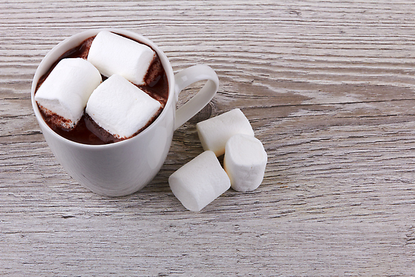 포토 JPG 해외이미지 커피 음료 음식 백그라운드 유리 탁자 표면 휴가 디저트 따뜻함 사람없음 목재 컵 갈색 초콜릿 우유 머그컵 흰색 뜨거움 달콤 아침식사 정상 코코아 마시멜로우 카카오 해외202310 해외포토 나무 식기 컬러 가구 재료 재질 유제품 식사 맛 파일형식