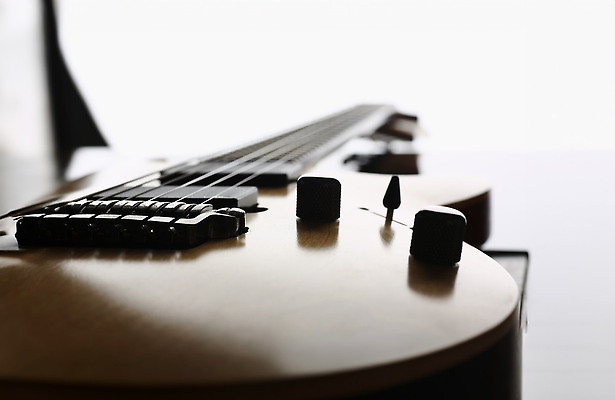 포토 JPG 해외이미지 모양 직업 산업 줄 음악 컨셉 신체 놀이 손잡이 취미 사람없음 목재 세일 상점 금속 소리 콘서트 공연 장비 기구 기타 클래식 볼륨 위협 오브젝트 싱글 전자 오디오 목 뮤지컬 블루스 조율 텀블러 픽업 스타일 해외202310 해외포토 나무 재료 재질 현악기 문화예술 이벤트 신체부위 컵 전자제품 파일형식