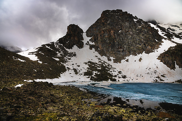 포토 JPG 해외이미지 구름 계절 유럽 호수 여행 백그라운드 자연 하늘 산 파노라마 풍경 사람없음 야외 물 여름 파란색 빛 컬러풀 뷰티 환경 계곡 얼음 추위 가을 바위 정상 고도 그림 산등성이 빙하 서리 알프스 내추럴 웅장함 절정 해외202310 해외포토 자연요소 나라 컬러 촬영기법 돌_바위 생태계 파일형식