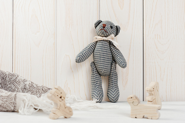 포토 JPG 해외이미지 인형 컨셉 장난 곰 놀이 선물 사람없음 목재 장식 장난감 우정 블록 곰인형 낭만 추위 천 오브젝트 부드러움 폭식 걸음마 천진난만 핸드메이드 해외202310 해외포토 나무 동물 재료 포유류 모션 친구 직물 감각 파일형식