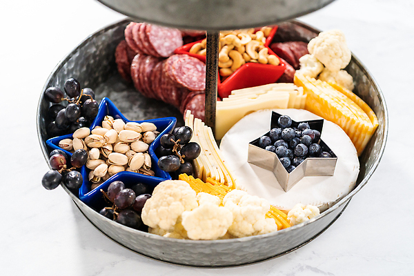 포토 JPG 해외이미지 식물 열매 별 음식 과일 딸기 반찬 휴가 치즈 건강 사람없음 빨간색 파란색 크래커 검은색 미국 흰색 신선 플랫 닫기 애피타이저 작음 유기농 블루베리 심플 서빙 애국심 내추럴 독립기념일 숙성 스타일 해외202310 해외포토 자연요소 웰빙 기념일 컬러 북아메리카 모션 유제품 쿠키 크기 독립 파일형식