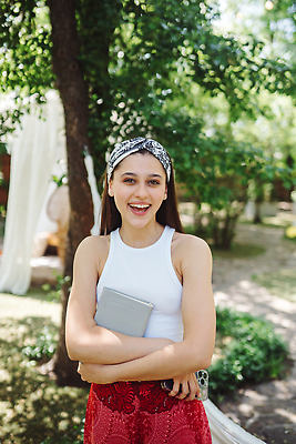 포토 JPG 해외이미지 백인 드레스 행복 여행 컨셉 팔찌 자연 휴가 휴식 한명 성인 취미 야외 초록색 여름 청춘 뷰티 봄 기타 트레일러 내추럴 무료 보헤미아 히피 스타일 힙스터 해외202310 해외포토 서양인 1 옷 계절 패션 감정 컬러 장신구 현악기 사람 생태계 파일형식