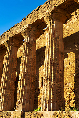 포토 JPG 해외이미지 유럽 종교 문화 여행 사람없음 세로 계곡 이탈리아 골동품 기둥 사찰 역사 재산 심볼 그리스인 파르테논신전 천연기념물 고고학 랜드마크 엘리먼트 옛날 파멸 스타일 해외202310 해외포토 서양인 교육 건축 나라 컨셉 종교건축 신전 금융 파일형식 소멸