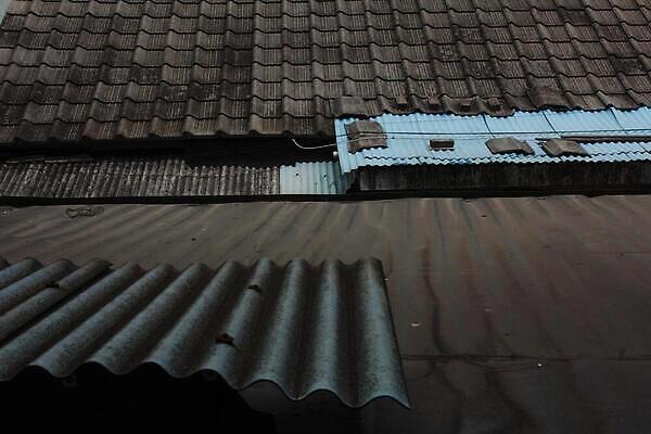 포토 JPG 해외이미지 선 패턴 건축양식 하늘 지붕 벽돌 바닥 사람없음 목재 금속 타일 가스 직사각형 해외202310 해외포토 도형 나무 건축 무늬 재료 재질 파일형식