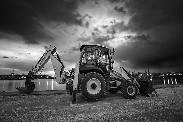 포토 JPG 해외이미지 산업 지구 모래 포즈 백그라운드 하늘 흑백 사람없음 야외 세로 검은색 힘 기계 황혼 흙 새벽 장비 흰색 업무 땅 불도저 굴착기 삽 버리기 발굴 양동이 국자 먼지 트랙터 짐차 무거움 공학 단절 땅바닥 땅파기 로딩 채석 해외202310 해외포토 자연요소 교육 컬러 모션 자동차 주방용품 바닥 촬영기법 일몰 작업 중장비 무게 농기계 특수차량 파일형식