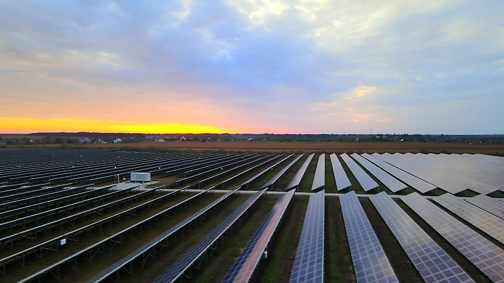포토 JPG 해외이미지 식물 산업 백그라운드 밭 자연 미래 안테나 풍경 사람없음 야외 초록색 파란색 빛 햇빛 태양 농장 환경 힘 일몰 재활용 에너지 판넬 역 에코 태양에너지 시스템 동영상 세대 유지 패널 내추럴 항공촬영 혁명 드론 생태학 해외202310 해외포토 자연요소 교육 뷰포인트 컬러 컨셉 농업 통신 교통시설 노을 그린에너지 친환경 생태계 파일형식