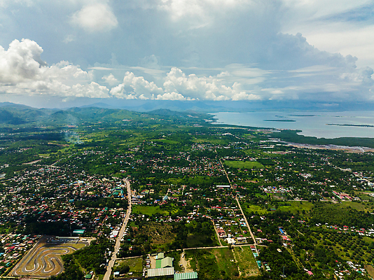 포토 JPG 해외이미지 구름 아시아 도로 바다 섬 여행 건축양식 하늘 산 거리 아파트 주택 파노라마 동양인 풍경 사람없음 야외 건물 도시풍경 탑 도시 고속도로 도심 상업 장면 지역 타운 스카이라인 개발 랜드마크 조감도 해외202310 해외포토 자연요소 건축물 건축 나라 길 교통시설 촬영기법 인종 파일형식