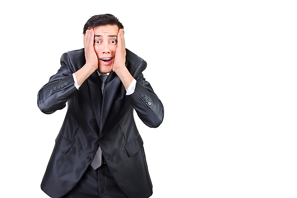 포토 JPG 해외이미지 스튜디오촬영 응시 남자 사업가 실내 한명 정장 가로 놀람 비즈니스맨 뉴스 우아함 불안 고민 호기심 흰배경 경영자 충격 고립 정중 카피스페이스 해외202310 해외포토 직업 1 시선 옷 감정 백그라운드 컨셉 비즈니스 표정 사람 내부 공백 흰색 직장인 리더 파일형식