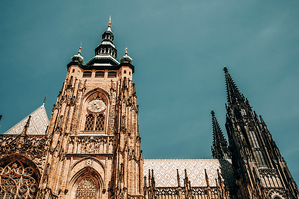 포토 JPG 해외이미지 외관 유럽 기독교 종교 문화 여행 건축양식 하늘 휴가 사람없음 야외 건물 파란색 도시풍경 뷰티 성당 교회 여행객 탑 바위 도시 중세 역사 재산 성자 체코 프라하 타운 천연기념물 고딕 공화국 랜드마크 보헤미아 수도권 옛날 스타일 해외202310 해외포토 건축물 건축 나라 컬러 종교건축 사람 풍경 금융 돌_바위 지역 파일형식