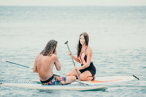 포토 JPG 해외이미지 라이프스타일 행복 실루엣 스포츠 바다 분홍색 여행 자연 하늘 휴가 휴식 건강 서기 야외 두명 물 여름 비키니 운동 뷰티 여행객 일출 일몰 자유 서핑보드 서핑 저녁 서퍼 해외202310 해외포토 자연요소 계절 수영복 감정 컬러 컨셉 모션 운동선수 촬영기법 사람 생활 노을 수상스포츠 보드_스포츠 야간 생태계 파일형식