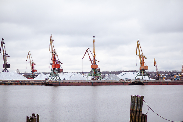 포토 JPG 해외이미지 산업 바다 여행 겨울 비즈니스 건축양식 교통시설 하늘 사람없음 야외 물 파란색 강 항구 장비 화물 도시 보트 역 컨테이너 기중기 무역 함선 상업 포트 무거움 물류 로딩 수입 터미널 선박 해외202310 해외포토 자연요소 계절 건축 컬러 교통 수상교통 배_교통 운송업 중장비 무게 시설 파일형식