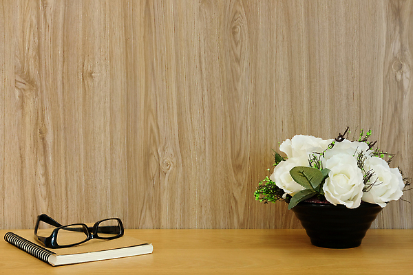 포토 JPG 해외이미지 식물 꽃 종이 안경 꽃다발 비즈니스 탁자 직장 사람없음 목재 장식 사무실 우주 쪽지 공책 업무 작업실 다발 책상 인공 카피스페이스 해외202310 해외포토 나무 잡화 가구 회사 재료 문구용품 공백 작업 파일형식