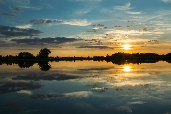 포토 JPG 해외이미지 나무 구름 호수 백그라운드 오렌지 자연 하늘 파노라마 풍경 사람없음 야외 가로 물 여름 파란색 빛 햇빛 태양 뷰티 반사 평화 침묵 황혼 일몰 놀람 새벽 거울 전원 연못 저녁 그림 공상 폴란드 대칭 수평선 해외202310 해외포토 자연요소 식물 계절 감정 유럽 컬러 컨셉 과일 촬영기법 표정 노을 소리 전기에너지 야간 생태계 파일형식