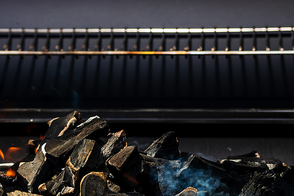 포토 JPG 해외이미지 음식 백그라운드 불꽃 따뜻함 스테이크 요리 사람없음 목재 여름 빛 소풍 검은색 뜨거움 양념 그릴 정상 장작 모닥불 바비큐 굽기 벽난로 질감 머리위 숯 고립 광 석탄 비어있는 해외202310 해외포토 나무 계절 컬러 재료 주방용품 불 서양음식 야외활동 구이 파일형식