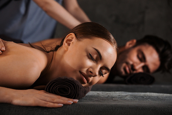 포토 JPG 해외이미지 백인 라이프스타일 웰빙 커플 여자 남자 행복 백그라운드 신체 관계 호텔 휴가 휴식 함께함 실내 건강 사랑 미소 여러명 성인 치료 수건 뷰티 상점 스파 낭만 신혼여행 흰색 마사지 고급 소중 피부관리 휴양지 테라피 순서 거짓말 돌봄 안마사 해외202310 해외포토 서양인 감정 컬러 다수 결혼 컨셉 의학 모션 숙소 표정 사람 내부 생활 위생용품 장소 파일형식