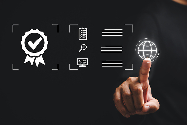 포토 JPG 해외이미지 컨셉 인터넷 회사 비즈니스 모바일 설계 선물 한명 스마트폰 핸드폰 공연 터치 비즈니스맨 조직 사이버 고객 서비스 만족 문서 약속 보안 쇼 언론 시스템 평가 순서 규정 리뷰 마케팅 방법 승인 업그레이드 우수 제안 제어 증명서 표준 해외202310 해외포토 1 남자 감정 안전 사람 이벤트 전자제품 스마트기기 직장인 절기 파일형식