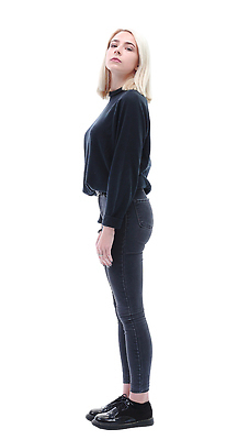 포토 JPG 해외이미지 전신 응시 여자 한명 성인 옆모습 흰색 성인여자한명만 해외202310 해외포토 1 시선 뷰포인트 컬러 사람 여자한명만 성인여자만 파일형식