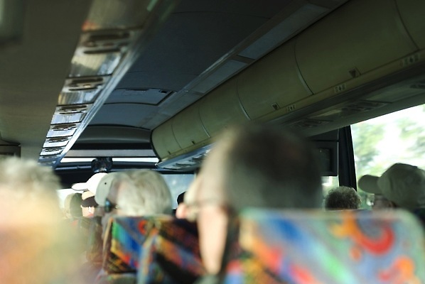 포토 JPG 해외이미지 여행 휴가 버스 실내 사람없음 내부 여행객 소프트포커스 1인칭시점 해외202310 해외포토 시선 육상교통 대중교통 촬영기법 사람 파일형식