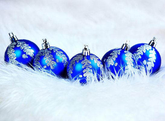 포토 JPG 해외이미지 모양 디자인 계절 리본 컬러 백그라운드 크리스마스 겨울 텍스트 공 유리 벽지 휴가 새로움 기념 선물 사람없음 장식 파란색 빛 우주 축제 기쁨 장식볼 흰색 축하 인사 원형 신용카드 화려 12월 연도 묘사 오브젝트 고립 여의주 해외202310 해외포토 도형 기념일 감정 컨셉 재질 금융 예절 날짜 파일형식