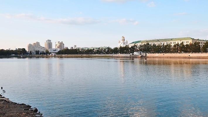 포토 JPG 해외이미지 외관 여행 비즈니스 건축양식 하늘 지붕 전등 바닥 안테나 파노라마 사람없음 건물 물 여름 파란색 강 도시풍경 세계 탑 고층빌딩 흰색 연못 도시 센터 도심 정상 야간 러시아 운하 지역 타운 스카이라인 이웃 2018년 랜드마크 수평선 해외202310 해외포토 자연요소 건축물 계절 건축 유럽 컬러 통신 조명 촬영기법 풍경 빌딩 연도 파일형식