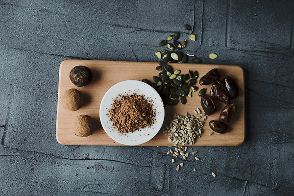 포토 JPG 해외이미지 음식 조각 다이어트 과일 재료 공 디저트 건강 요리 사람없음 목재 케이크 초콜릿 어둠 에너지 견과류 금지 신선 달콤 정상 설탕 유기농 날것 코코넛 코코아 단백질 당뇨병 채식주의자 캐슈넛 페스츄리 핸드메이드 비건 맛있는 해외202310 해외포토 나무 웰빙 음료 빵 맛 질병 채식 영양소 파일형식