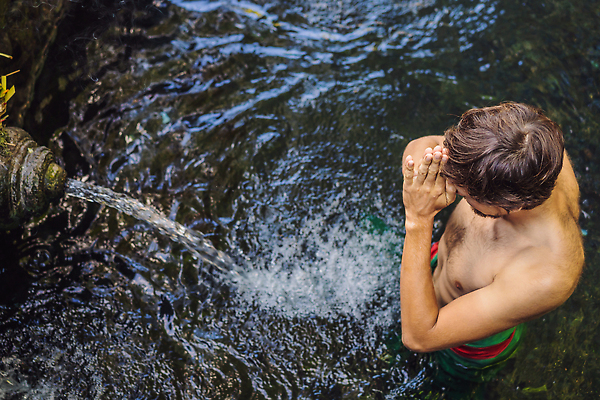 포토 JPG 해외이미지 전통 아시아 종교 문화 여행 불교 자연 벽돌 한명 동양인 야외 물 뷰티 여행객 목욕 봄 바위 기도 축하 춤 사찰 그룹 의식 영혼 분수 활 발리 인도네시아 신성 신화 숭배 힌두교 해외202310 해외포토 자연요소 1 계절 나라 섬 컨셉 종교건축 문화예술 사람 인종 청결 돌_바위 생태계 파일형식