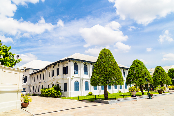 포토 JPG 해외이미지 구름 아시아 종교 문화 조각 여행 불교 건축양식 태국 하늘 사람 사람없음 건물 관광지 조각상 뷰티 탑 동남아시아 궁전 화려 영혼 역사 고급 큼 방콕 수도원 구식 랜드마크 명승지 사리탑 옛날 웅장함 해외202310 해외포토 자연요소 건축물 건축 나라 컨셉 고건축 풍경 조형물 크기 파일형식
