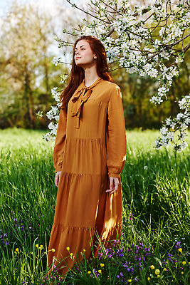 포토 JPG 해외이미지 나무 백인 학생 라이프스타일 계절 공원 셔츠 농업 인터넷 자연 건강 한명 미소 사람 성인 야외 초록색 여름 달리기 앞치마 일몰 봄 산책 도시 작업 네트워크 어플리케이션 무선전화기 부름 블로거 원예사 프리랜서 사용자 해외202310 해외포토 서양인 식물 직업 1 공공시설 산업 컬러 상의 모션 휴식 표정 생활 노을 전화기 생태계 파일형식