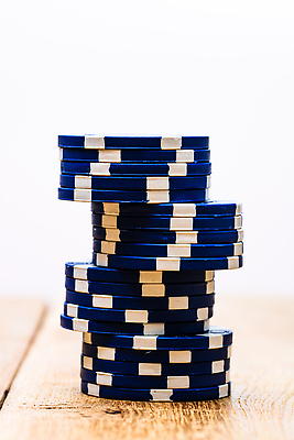 포토 JPG 해외이미지 라이프스타일 스포츠 컬러 돈 놀이 탁자 성공 사람없음 빨간색 초록색 파란색 쌓기 검은색 경쟁 장비 게임 우승 최고 행운 재산 도박 위험 카지노 기회 딜러 포커 중독 고립 라스베가스 승자 잭팟 텍사스 카피스페이스 해외202310 해외포토 가구 컨셉 모션 생활 금융 미국 공백 트럼프 파일형식