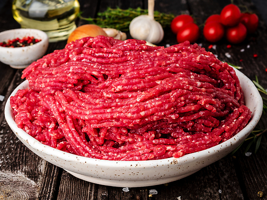 포토 JPG 해외이미지 그릇 백그라운드 토마토 양파 마늘 사람없음 빨간색 신선 올리브오일 나무바닥 후추 로즈메리 다짐육 해외202310 해외포토 식기 컬러 채소 바닥 육류 기름_음식 허브 향신료 파일형식