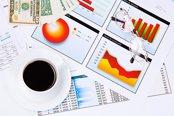 포토 JPG 해외이미지 종이 커피 돈 비즈니스 통계 탁자 돋보기 그래프 설계 직장 사람없음 컵 사무실 연필 펜 달러 자료 계산기 책상 분석 문서 해외202004 해외포토 식기 음료 가구 컨셉 회사 문구용품 학용품 필기구 장비 재산 파일형식