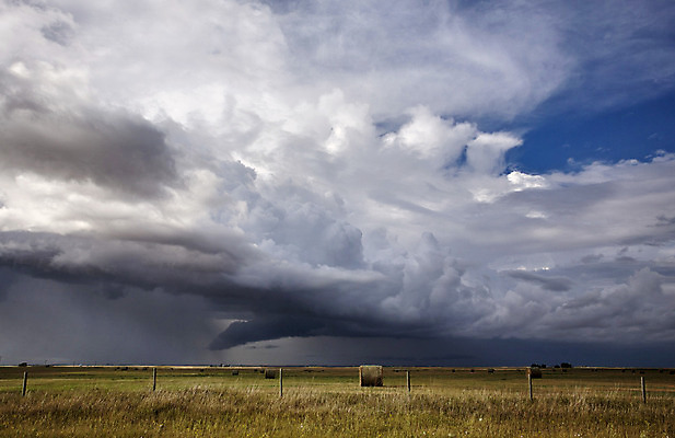 포토 JPG 해외이미지 구름 캐나다 자연 하늘 날씨 풍경 사람없음 여름 어둠 위험 장면 폭풍 내추럴 뇌우 폭풍우 해외202004 해외포토 자연요소 계절 컨셉 북아메리카 비_날씨 자연재해 생태계 파일형식