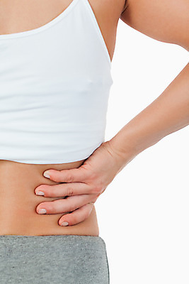 포토 JPG 해외이미지 여자 백그라운드 신체 한명 사람 상반신 고통 잡기 질병 척추 몸통 요통 성인여자한명만 해외202004 해외포토 1 감정 의학 모션 뼈 신체부위 허리통증 여자한명만 성인여자만 파일형식