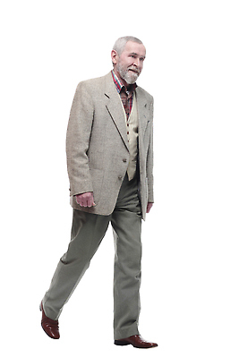 포토 JPG 해외이미지 전신 노년 남자 한명 서기 걷기 노인남자한명만 해외202310 해외포토 1 모션 사람 성인 남자한명만 노인남자만 파일형식