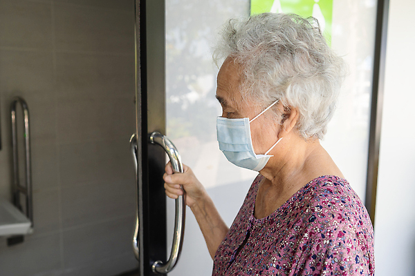 포토 JPG 해외이미지 노년 벽 의자 난간 호텔 주택 통 건강 병원 손잡이 한명 안전 사람없음 금속 힘 목욕 놀이방 방 장비 욕실 잡기 도움 바 은색 은퇴 타일 화장실 병실 여관 장애 변기통 샤워실 철책 접근 해외202310 해외포토 1 컬러 가구 컨셉 의학 모션 재질 숙소 사람 성인 건물 청결 샤워시설 파일형식