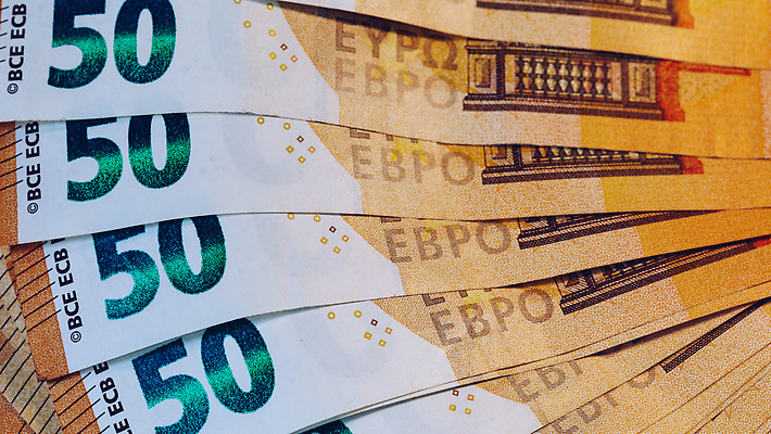 포토 JPG 해외이미지 유럽 종이 백그라운드 컨셉 지폐 돈 비즈니스 성공 사람없음 금융 경제 쪽지 저축 유로 성장 변화 시장 재산 구매 주식 수집 투자 상업 계산서 빚 수도권 수입 많음 해외202310 해외포토 나라 쇼핑 지역 파일형식