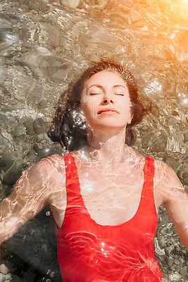 포토 JPG 해외이미지 백인 모델 라이프스타일 응시 여자 행복 감정 얼굴 포즈 자연 건강 한명 미소 사람 야외 여름 햇빛 태양 뷰티 유행 일몰 봄 흰색 신선 피부 주근깨 해외202310 해외포토 자연요소 서양인 1 시선 계절 컬러 표정 생활 신체부위 노을 점 생태계 파일형식