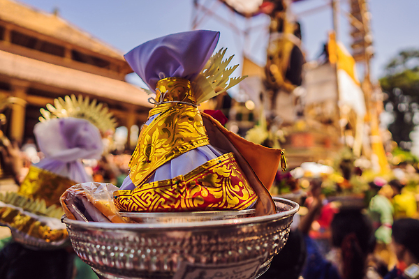 포토 JPG 해외이미지 동물 전통 옷 여자 남자 꽃 아시아 종교 문화 얼굴 조각 섬 여행 불교 건축양식 거리 경비 사람 동양인 사람없음 장식 파란색 조각상 숫자 믿음 용 사찰 소 의식 악마 복고 발리 인도네시아 신성 랜드마크 신앙심 힌두교 해외202310 해외포토 식물 문자 건축 감정 나라 컬러 포유류 종교건축 안전 인종 신체부위 조형물 보호 파일형식