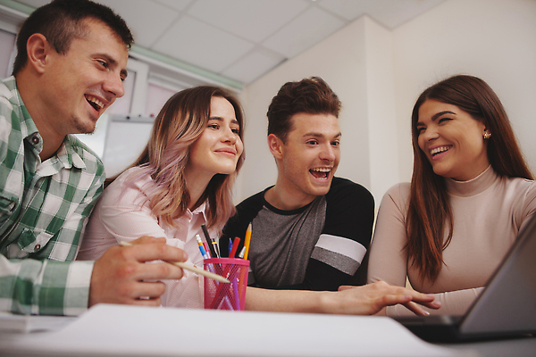 포토 JPG 해외이미지 학생 여자 교육 남자 행복 통신 성공 협력 아이디어 고등학교 사람 여러명 친구 스터디 청춘 우정 시험 그룹 도서관 토론 강의 읽기 신학기 대학교 과제 세대 사춘기 지능 프로젝트 장학금 힙스터 해외202310 해외포토 패션 감정 다수 컨셉 학교 관계 모션 학습 파일형식 지원금