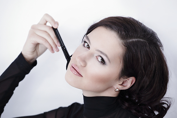 포토 JPG 해외이미지 백인 모델 1 헤어스타일 응시 여자 얼굴 파도 갈색머리 건강 한명 사람 성인 뷰티 화장품 흰색 신선 화려 우아함 피부 준비 긍정 내추럴 고립 스타일 신청 해외202310 해외포토 서양인 시선 바다 컬러 컨셉 신체부위 파일형식