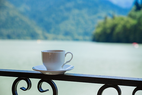 포토 JPG 해외이미지 호수 커피 음료 음식 여행 백그라운드 자연 탁자 하늘 아침 휴가 휴식 산 사람없음 야외 목재 컵 초록색 물 파란색 태양 뷰티 갈색 일출 맑음 검은색 카페 머그컵 수확 발코니 흰색 시골 신선 뜨거움 아침식사 언덕 아로마 카푸치노 에스프레소 내추럴 완벽 카페인 해외202310 해외포토 주간 자연요소 나무 식기 컬러 가구 컨셉 농업 재료 날씨 노을 상점 식사 생태계 파일형식