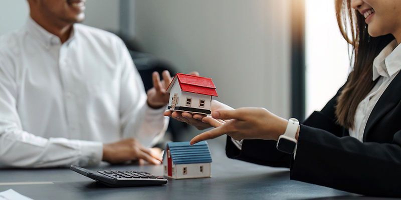 포토 JPG 해외이미지 백인 직업 손 커플 여자 남자 행복 비즈니스 가족 부동산 설계 새로움 아파트 주택 실내 미소 사람 성인 두명 금융 사무실 판매 세일 비즈니스맨 비즈니스우먼 재산 구매 상담원 중개인 고객 계약 투자 보여주기 보험 대출 렌탈 부동산중개인 진짜 소유 해외202310 해외포토 서양인 감정 컨셉 관계 모션 표정 내부 건물 신체부위 경제 쇼핑 직장인 사무원 파일형식