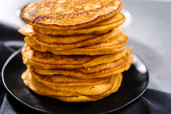 포토 JPG 해외이미지 음식 빵 요리 사람없음 쌓기 케이크 닫기 달콤 아침식사 굽기 준비 만들기 팬케이크 해외202310 해외포토 모션 디저트 식사 맛 구이 파일형식