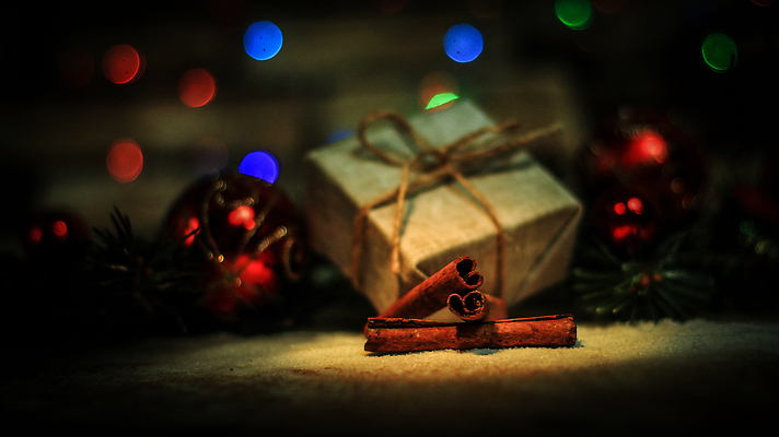 포토 JPG 해외이미지 나무 손 계절 리본 종이 백그라운드 크리스마스 겨울 포장 휴가 전등 새로움 실내 선물 사랑 사람 사람없음 목재 장식 가로 빨간색 초록색 빛 상자 컬러풀 뷰티 우주 축제 화환 놀람 흰색 축하 오픈 12월 연도 심볼 활 주기 패키지 블러 카피스페이스 해외202310 해외포토 식물 기념일 꽃 감정 컬러 컨셉 재료 모션 조명 표정 내부 신체부위 공백 날짜 파일형식