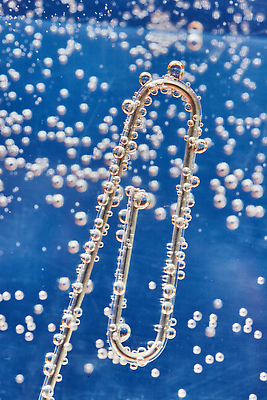 포토 JPG 해외이미지 사람없음 사무용품 거품 닫기 파란배경 소다 해외202310 해외포토 백그라운드 모션 문구용품 파란색 파일형식