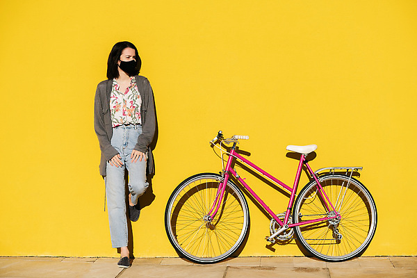 포토 JPG 해외이미지 라이프스타일 웰빙 여자 벽 컬러 교통시설 청소년 휴식 건강 가면 한명 안전 사람 10대 가로 노란색 유행 환경 자전거 활발 자유 수확 도시 오염 클래식 보호 에코 생태계 예방 복고 순환 시티라이프 사이클링 해결 유지 기후변화 생태학 카피스페이스 해외202310 해외포토 1 교육 교통 컨셉 농업 모션 날씨 생활 바이크 공백 변화 육상스포츠 시설 파일형식