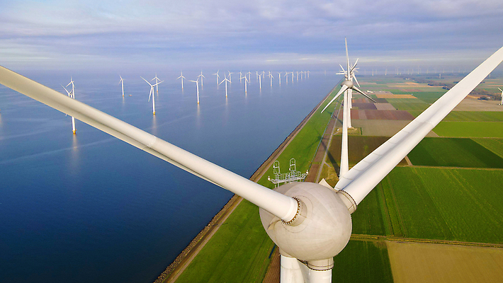 포토 JPG 해외이미지 산업 밭 바람 안테나 해변 사람없음 초록색 글로벌 농장 환경 재활용 풍차 발전기 에너지 칼날 풍력에너지 네덜란드 에코 생태계 프로펠러 지구온난화 세대 유지 방앗간 혁명 개발 드론 생태학 해외202310 해외포토 자연요소 교육 유럽 바다 컬러 컨셉 농업 통신 날씨 발전소 그린에너지 친환경 기후변화 파일형식