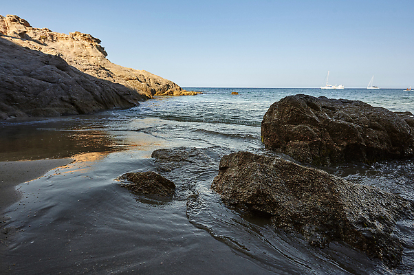 포토 JPG 해외이미지 커플 행복 모래 바다 섬 여행 자연 휴가 휴식 열대 파노라마 사랑 미소 사람 사람없음 야외 물 여름 파란색 야자수 태양 뷰티 맑음 꿈 낭만 신혼여행 흰색 조경 천국 석호 터키석 파라다이스 해외202310 해외포토 자연요소 나무 계절 감정 컬러 결혼 컨셉 관계 날씨 촬영기법 표정 보석 생태계 파일형식